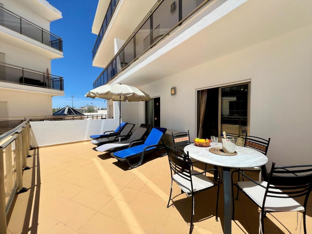 Albufeira Terrace With Pool By Homing Lägenhet Exteriör bild